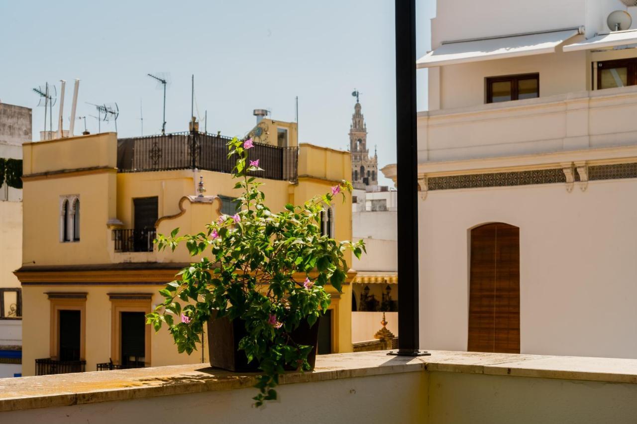 Anfitrion Sevilla Екстериор снимка