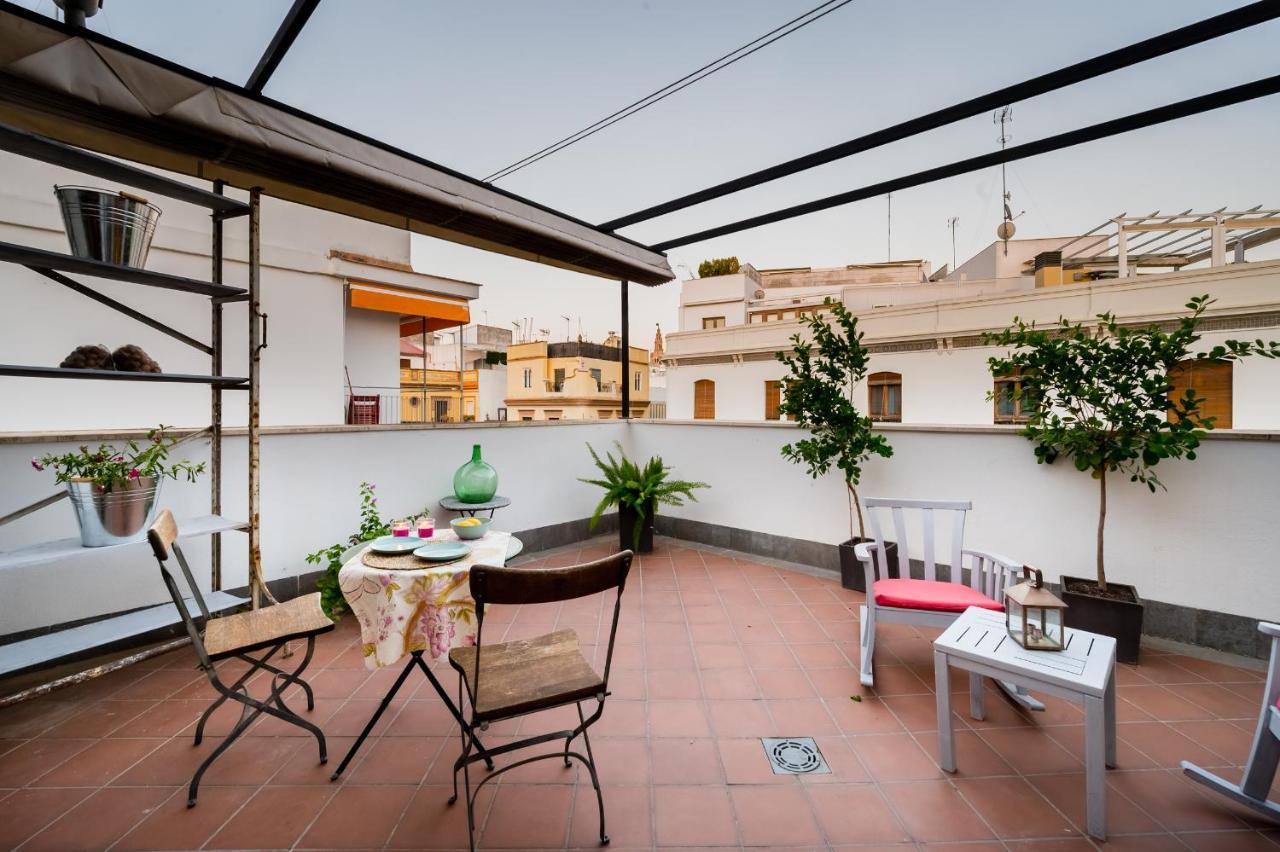 Anfitrion Sevilla Екстериор снимка